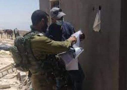 الاحتلال يخطر بوقف العمل في بركة مياه زراعية بالأغوار الشمالية