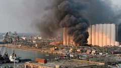 انهيار جزء جديد من صوامع القمح في مرفأ بيروت