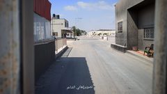 الاحتلال يواصل إغلاق معبر كرم أبو سالم التجاري الوحيد بحجة الوضع الأمني المتوتر