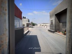 الاحتلال يواصل إغلاق معبر كرم أبو سالم التجاري الوحيد بحجة الوضع الأمني المتوتر