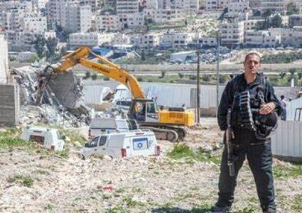 الخضور: أكثر من 36 مدرسة مهددة بالهدم..والعام الدراسي يبدأ بـ 29 من الشهر الجاري