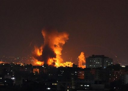 طائرات الاحتلال تقصف موقعا شمال خان يونس