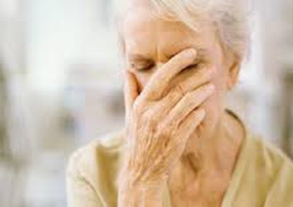 3 عادات بسيطة تساعد على خفض الإصابة بالخرف