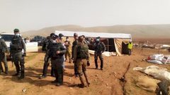 محافظة طوباس وهيئة مقاومة الجدار تنتزعان ترخيص خيام مهددة بالهدم