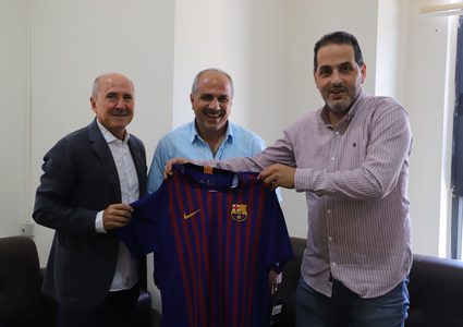 وفد من نادي برشلونة يزور اتحاد كرة القدم