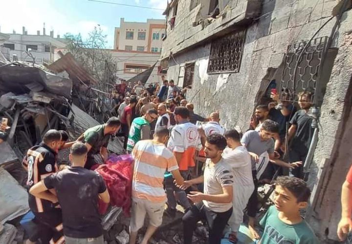 من مكان استهداف منزل عائلة أبو جاسر في جباليا