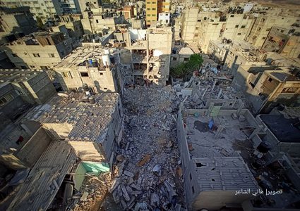 رفح: الدمار الذي خلفه القصف داخل مخيم الشعوت المكتظ بالسكان