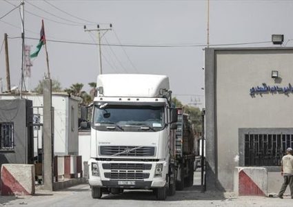 الإذاعة العبرية: سيتم العودة غدًا إلى الحياة الطبيعية بفتح المعابر