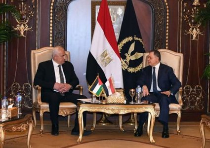 وزير الداخلية يبحث مع نظيره المصري التعاون المشترك