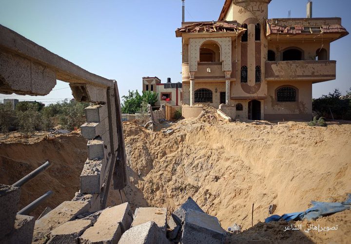 صور الدمار الكبير في ممتلكات المواطنين شرقي مدينة رفح جراء القصف الإسرائيلي
تصوير هاني الشاعر
