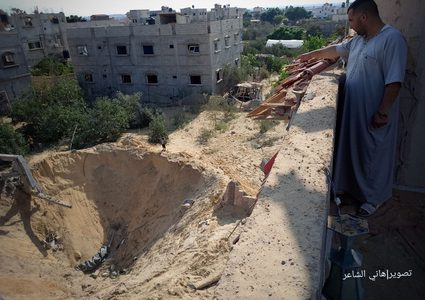 آثار الدمار في ممتلكات المواطنين شرقي مدينة رفح جراء القصف الإسرائيلي
