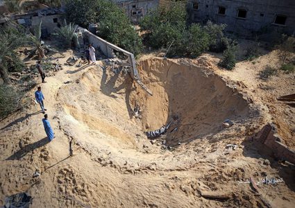 آثار الدمار في ممتلكات المواطنين شرقي مدينة رفح جراء القصف الإسرائيلي