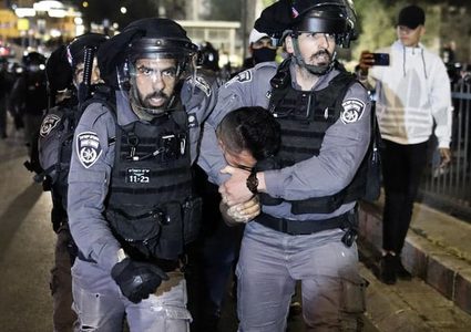 قوات الاحتلال تعتقل شابين من الخضر جنوب بيت لحم