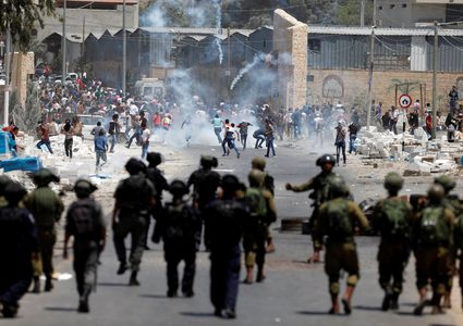 إصابات خلال مواجهات مع الاحتلال عند مدخل البيرة الشمالي