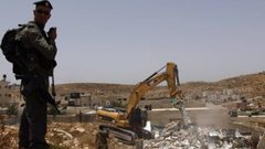 الاحتلال يهدم غرفتين سكنيتين في العيسوية