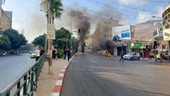قوات ااحتلال تطلق قنابل الغاز بكثافة خلال المواجهات في نابلس.