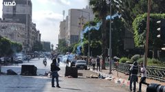 قوات ااحتلال تطلق قنابل الغاز بكثافة خلال المواجهات في نابلس.