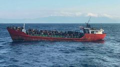 50 مفقودا في غرق مركب مهاجرين في اليونان