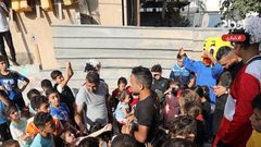 مهرجون يرفهون على الأطفال في قطاع غزة بعد أيام من الخوف والرعب بسبب الاحتلال