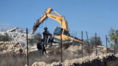 الاحتلال يهدم منزلًا قيد الإنشاء في القدس المحتلة