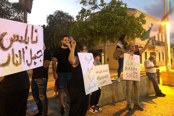 اللد: وقفة احتجاجية للمطالبة بمحاكمة قتلة الشهيد حسونة