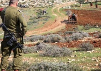 سلطات الاحتلال تخطر مواطنين بإخلاء أرضهما في بتير غرب بيت لحم