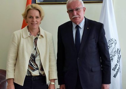 المالكي يتسلم أوراق اعتماد رئيس مكتب تمثيل سويسرا