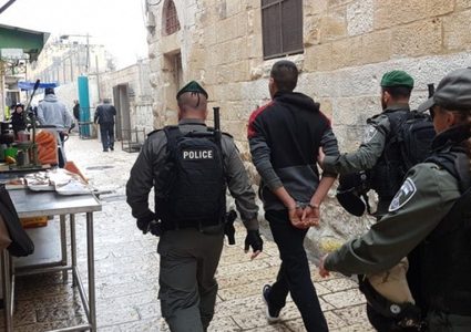 الاحتلال يعتقل فتى من البلدة القديمة في القدس