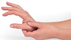 إلى ماذا يشير التنميل المفاجئ باليدين؟