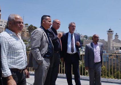 لجنة إعمار البلدة القديمة في الخليل تبحث سبل تعزيز صمود المواطنين