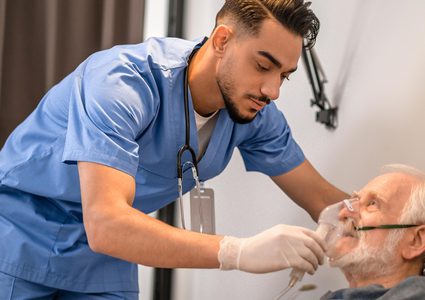 تخصص العناية التنفسية في جامعة النجاح.. لأول مرة في فلسطين