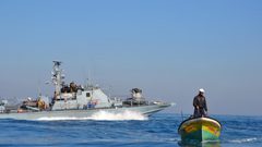 زوارق الاحتلال تطلق النار صوب مراكب الصيادين في بحر غزة