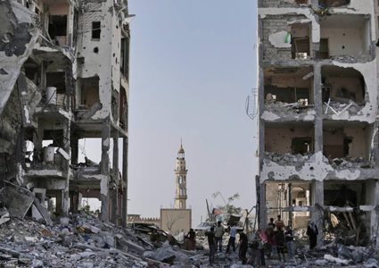 قطر تتعهد بإعادة إعمار البيوت التي قصفها الاحتلال خلال العدوان الأخير