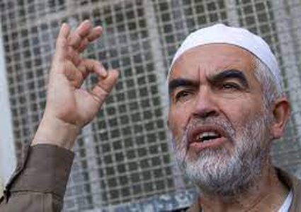 الاحتلال يجدد منع الشيخ رائد صلاح من السفر