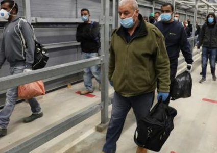 أبو جيش: “سماسرة التصاريح” يتقاضون ثلث أجر العامل