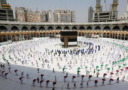 السعودية تعلن عن تسهيلات لأداء مناسك العمرة