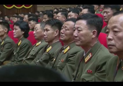 بكاء الجمهور بعد الإعلان عن إصابة الزعيم الكوري الشمالي بالحمى