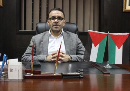 قوات الاحتلال تقتحم منزل محافظ القدس عدنان غيث