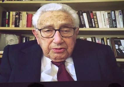 كيسنجر: الولايات المتحدة على شفا حرب مع روسيا والصين