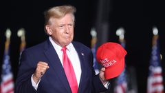 ترامب يخوض معركة أخيرة مع عدوته اللدودة ليز تشيني