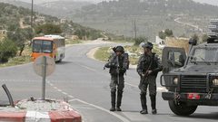 الاحتلال يعتقل مشتبهًا به بتنفيذ عملية القدس