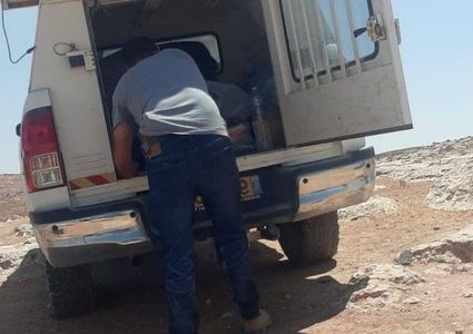 الاحتلال يستولي على وحدات للطاقة الشمسية في يطا