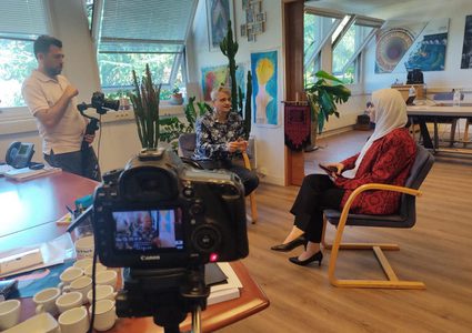 وفد من مركز الإعلام بجامعة النجاح يزور جامعة باريس ساكلاي