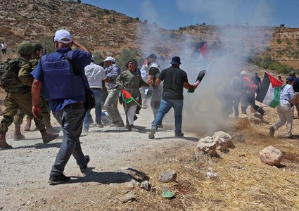 الاحتلال يقمع وقفة ضد الاستيطان في طولكرم