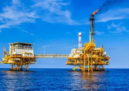 تراجع أسعار النفط للجلسة الثانية مع استئناف إنتاج المنصات البحرية الأميركية