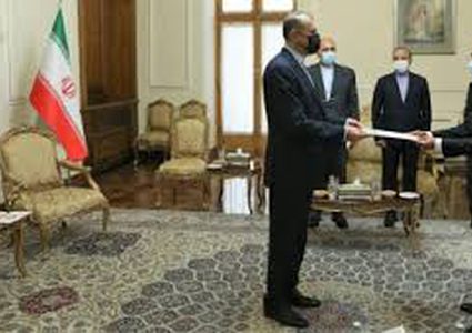 الكويت تعيد سفيرها إلى طهران