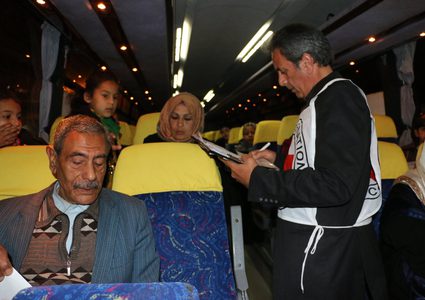 ذوو أسرى غزة يزورون 26 أسيراً في "نفحة"