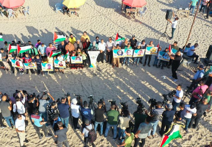 تدشين أكبر منحوتة رملية في فلسطين تضم أسماء الأطفال الذين ارتقوا في العدوان الأخير على غزة
