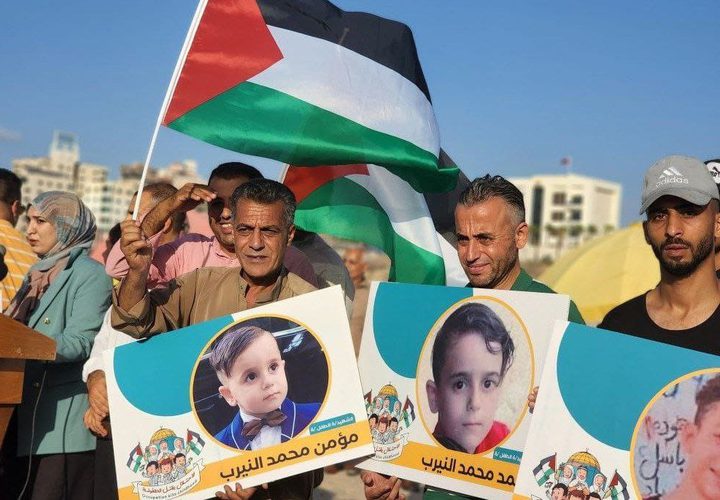 تدشين أكبر منحوتة رملية في فلسطين تضم أسماء الأطفال الذين ارتقوا في العدوان الأخير على غزة
