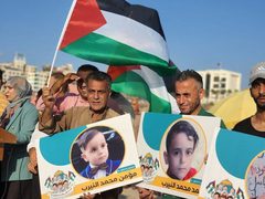 تدشين أكبر منحوتة رملية في فلسطين تضم أسماء الأطفال الذين ارتقوا في العدوان الأخير على غزة